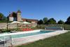 Gîte du Château du Montais à Le Brethon dans l'Allier en Auvergne, La piscine Ⓒ Gîtes de France