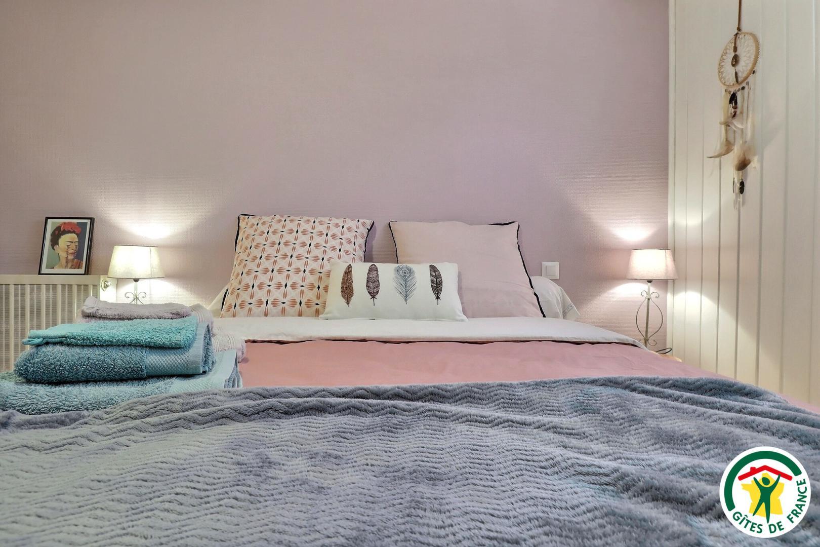 Chambre 1 avec un lit double (1x140x190)