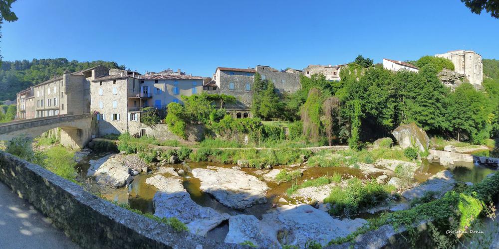 Vue sur la porte des Récollets sur la gauche