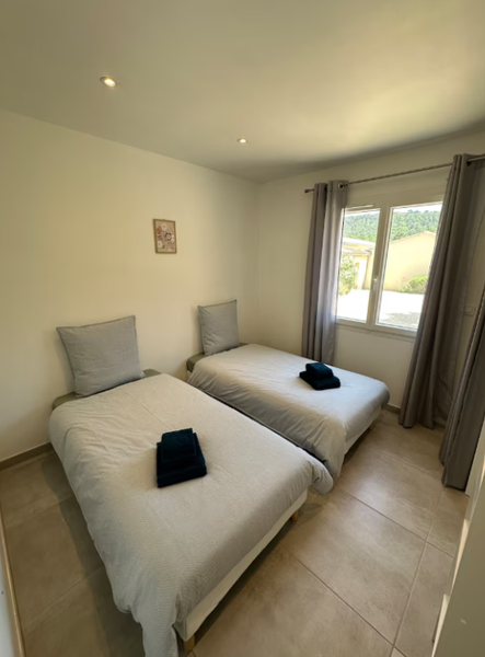 Maison piscine privée 4 personnes_Mondragon